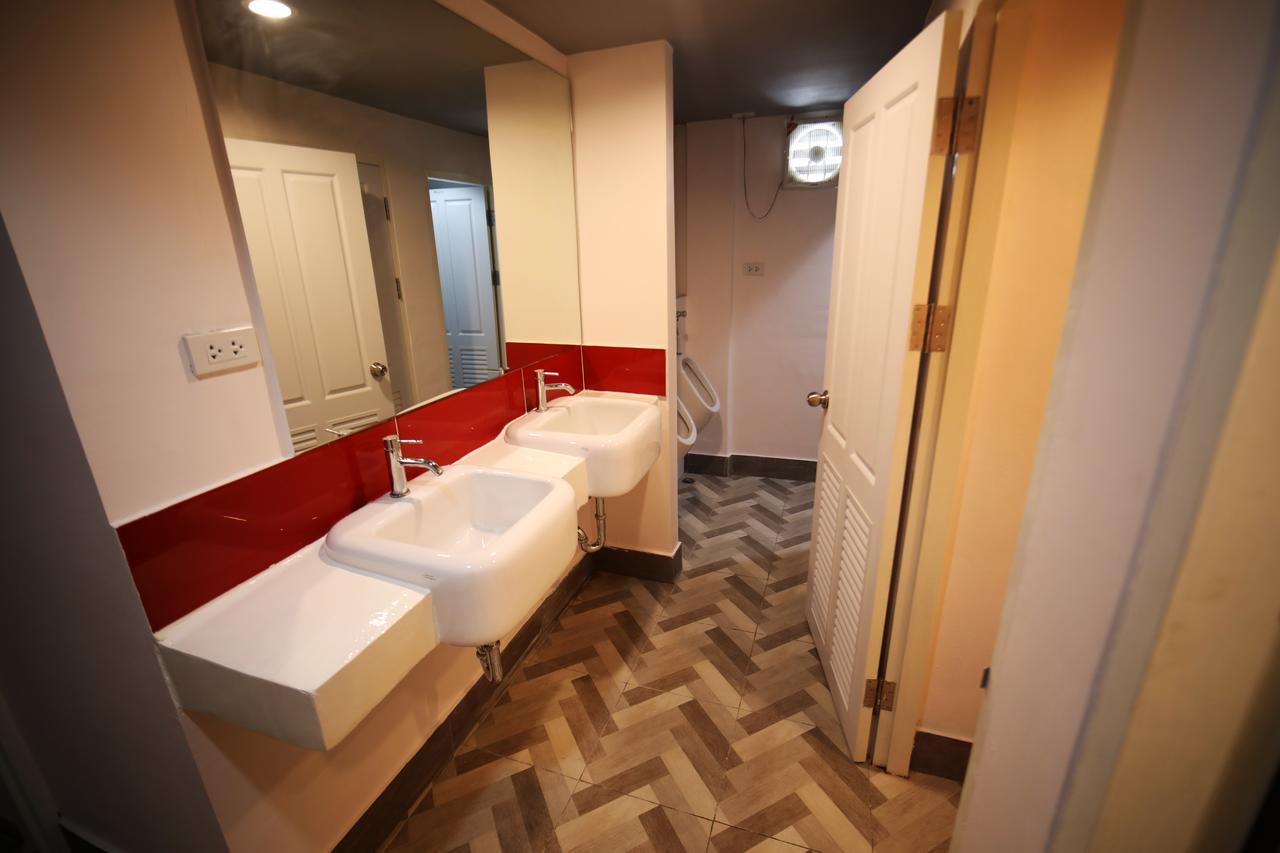 The Campus Hostel Bangkok Ngoại thất bức ảnh